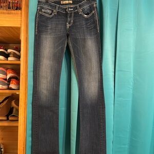 Like new Buckle Stella straight leg jeans